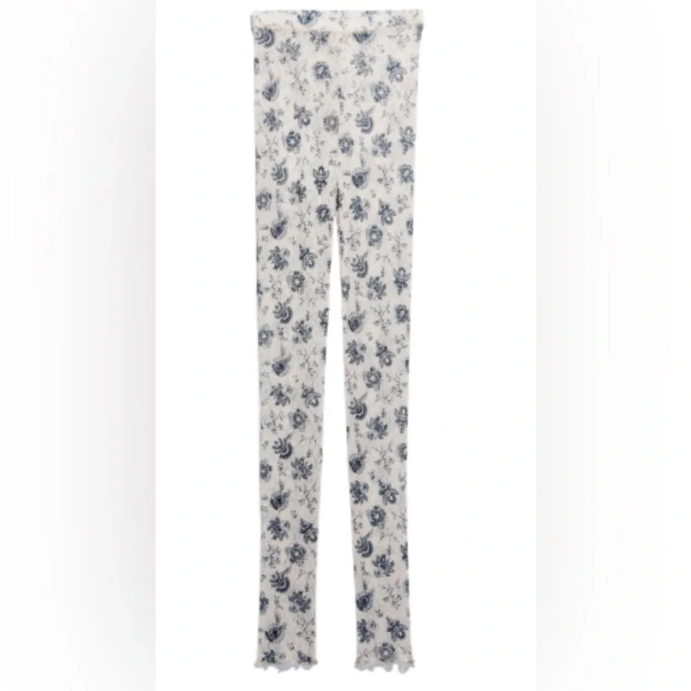 FREE PEOPLE Intimately Layered in Lace Leggings Chamoix‎ Combo new size XS new